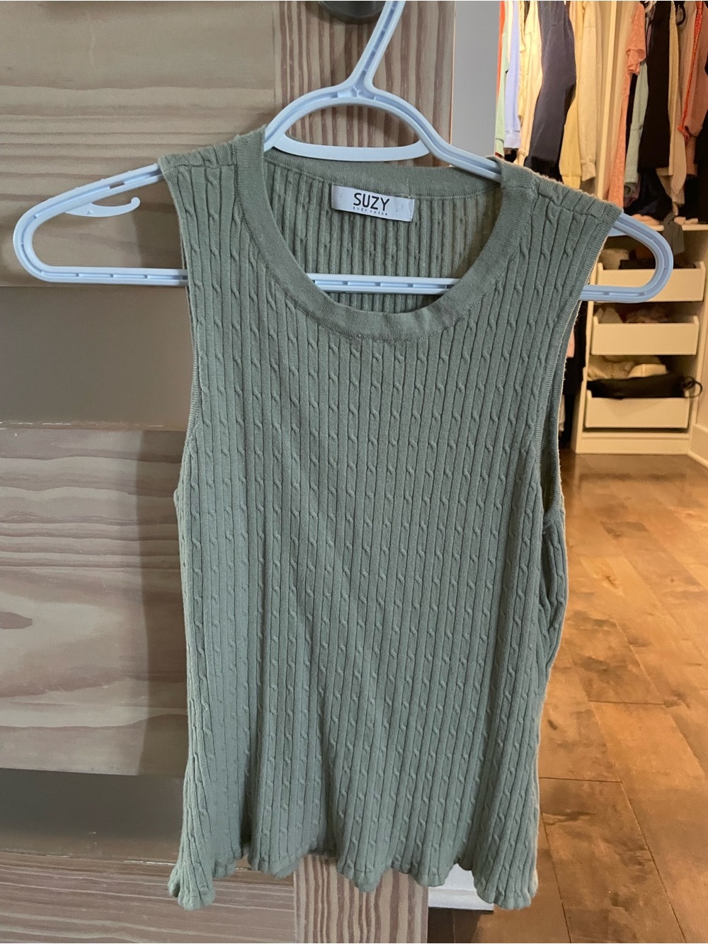 Green Knit Sleeveless Ribbed Tank Top - medium